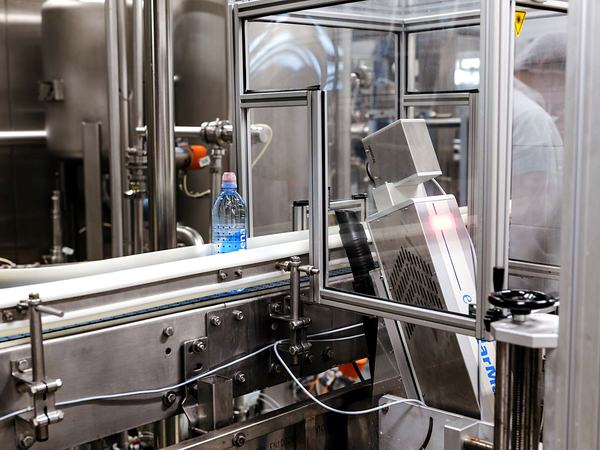 Liquid packaging machine, small